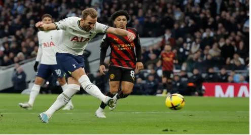 سجل أرقامًا تاريخية.. هاري كين يرفرف في سماء الدوري الإنجليزي